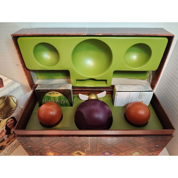 Harry Potter Catch the Golden Snitch Game 3-4 Players New In Box Card Game - Picture 3 of 4